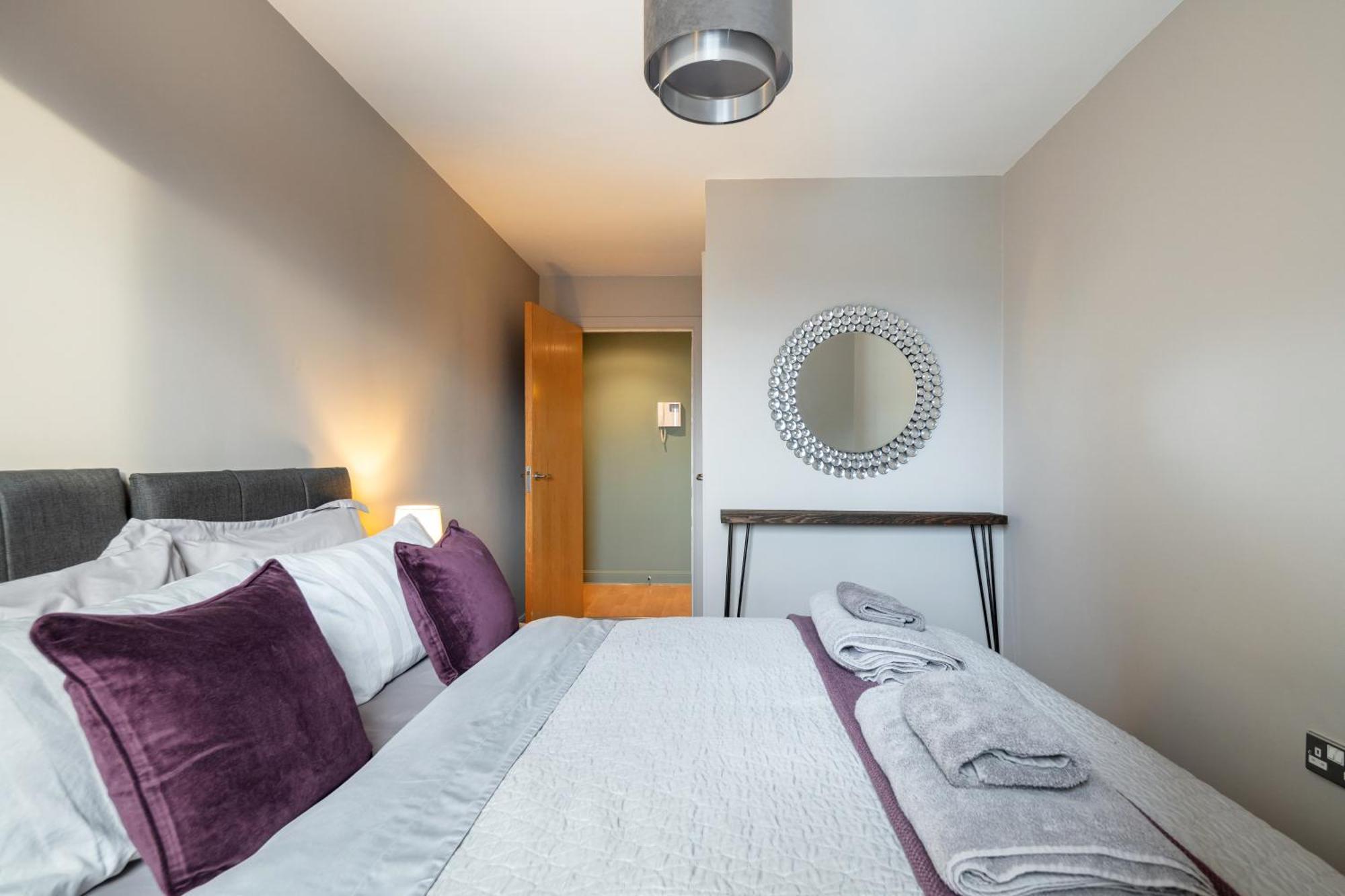 Excel, O2, Canary Wharf, London City Airport - Free Parking 외부 사진