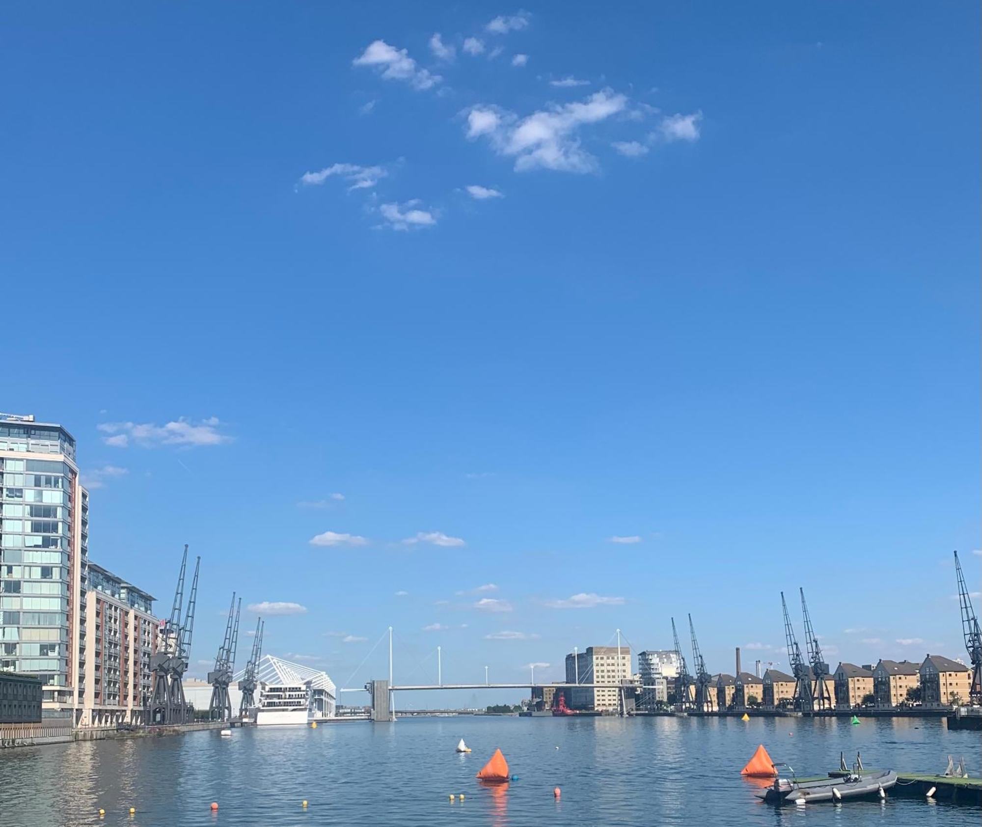Excel, O2, Canary Wharf, London City Airport - Free Parking 외부 사진